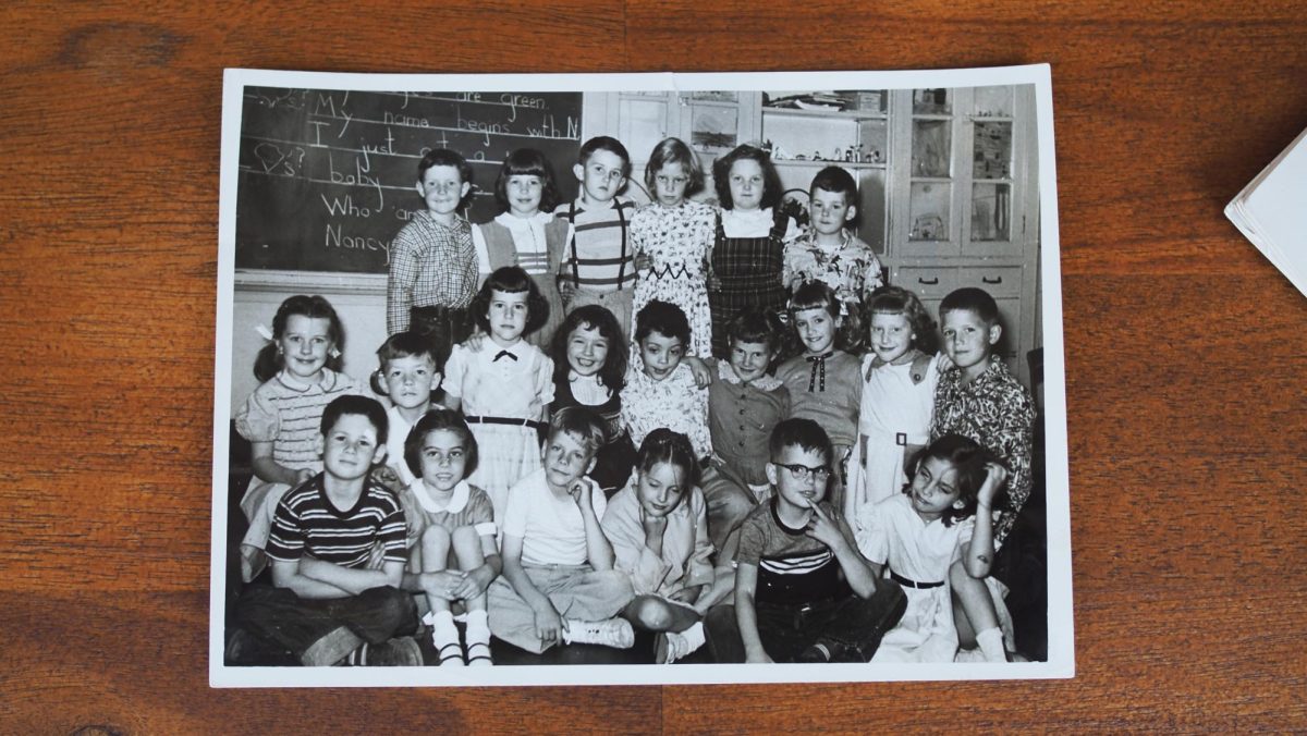 A class photo of Grant High School alumni
in their younger years at Beaumont Middle
School.